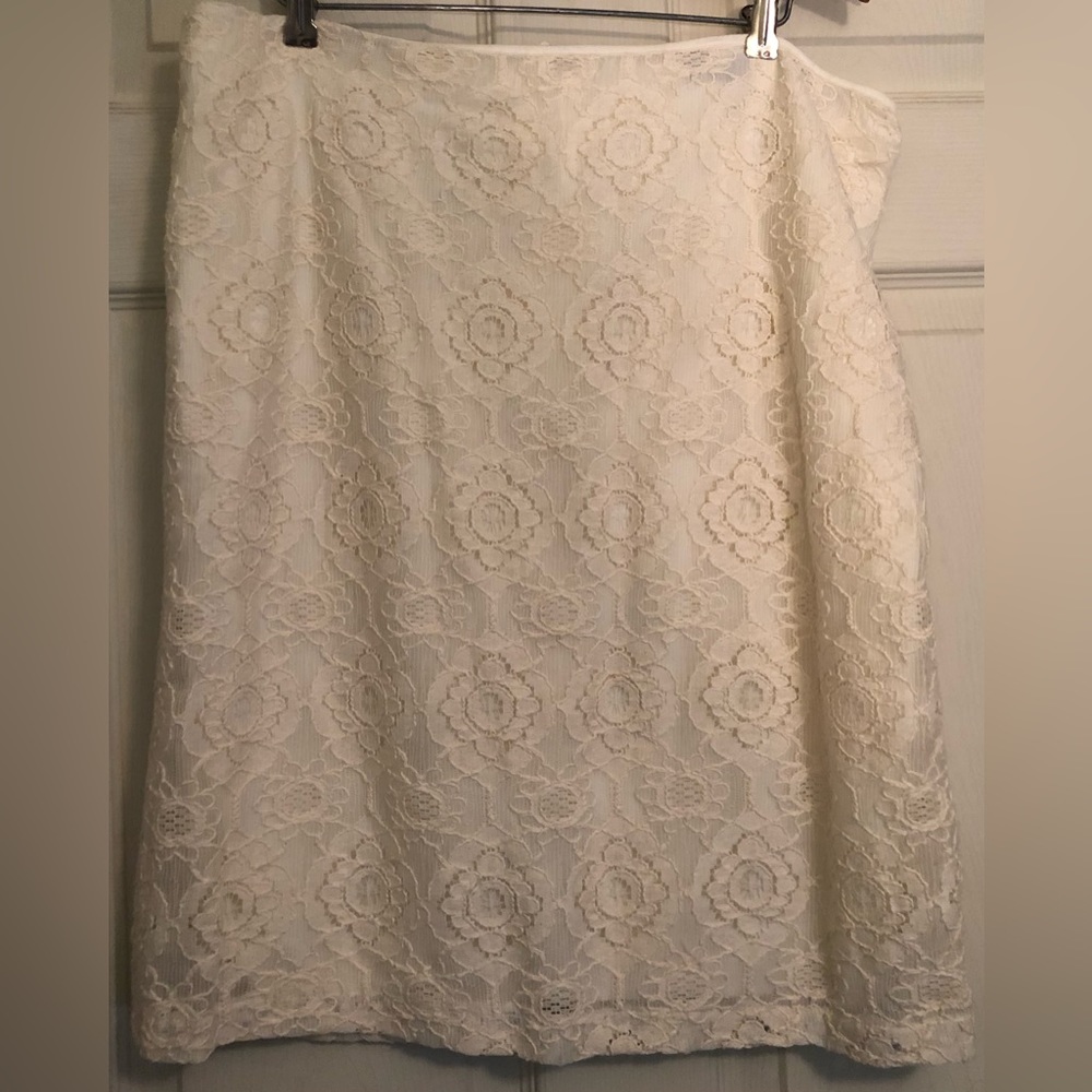 Lavish Ivory Lace Skirt XL NWOT